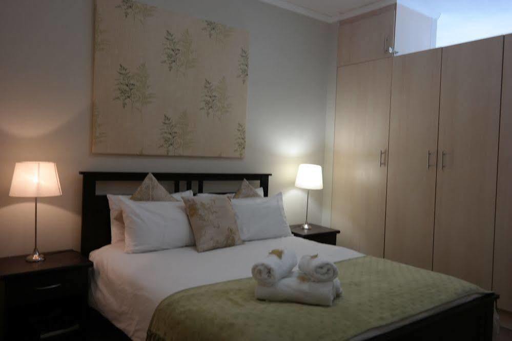 Ferienwohnung Urban Oasis At The Four Seasons Kapstadt Exterior foto