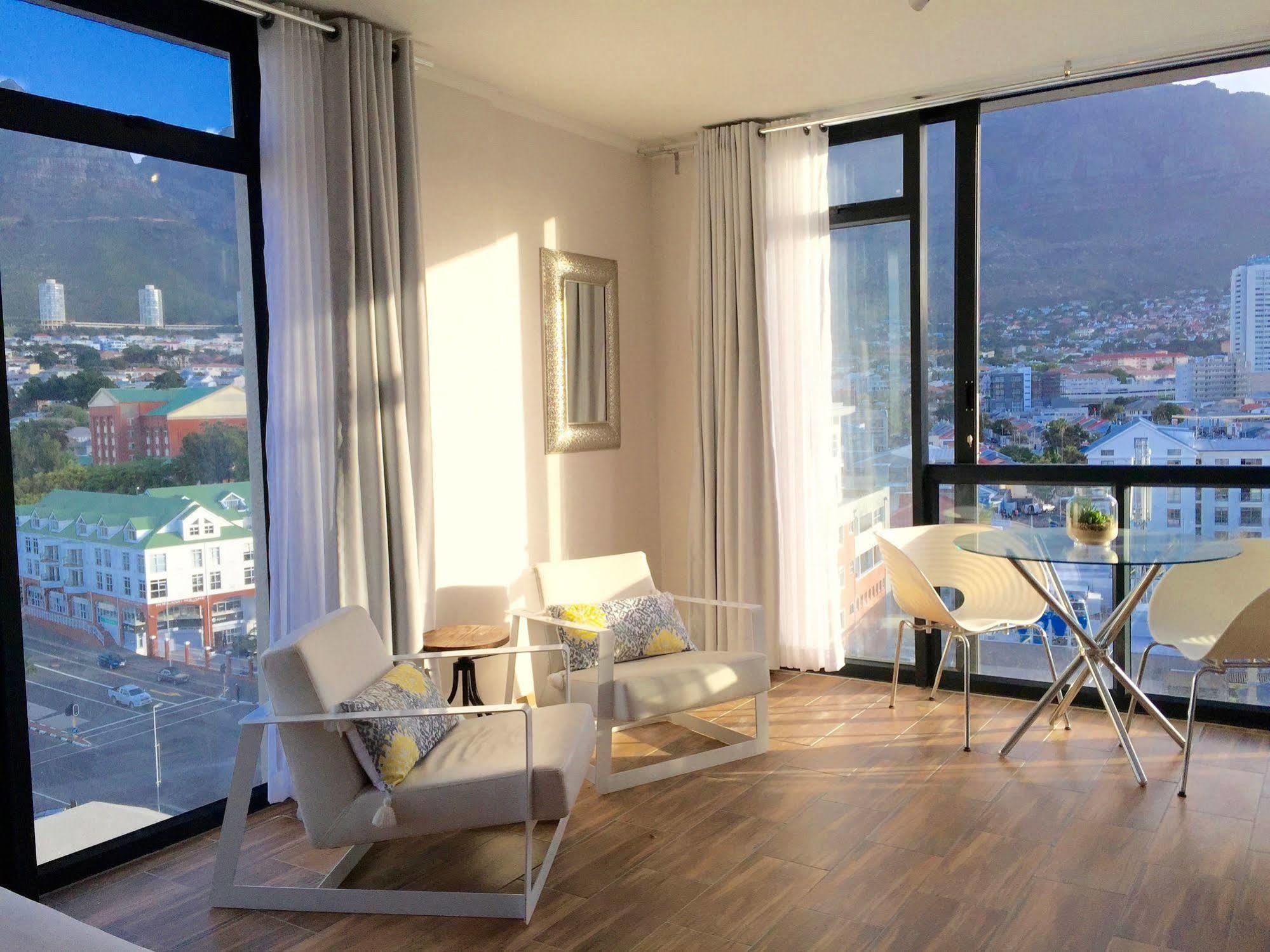 Ferienwohnung Urban Oasis At The Four Seasons Kapstadt Exterior foto