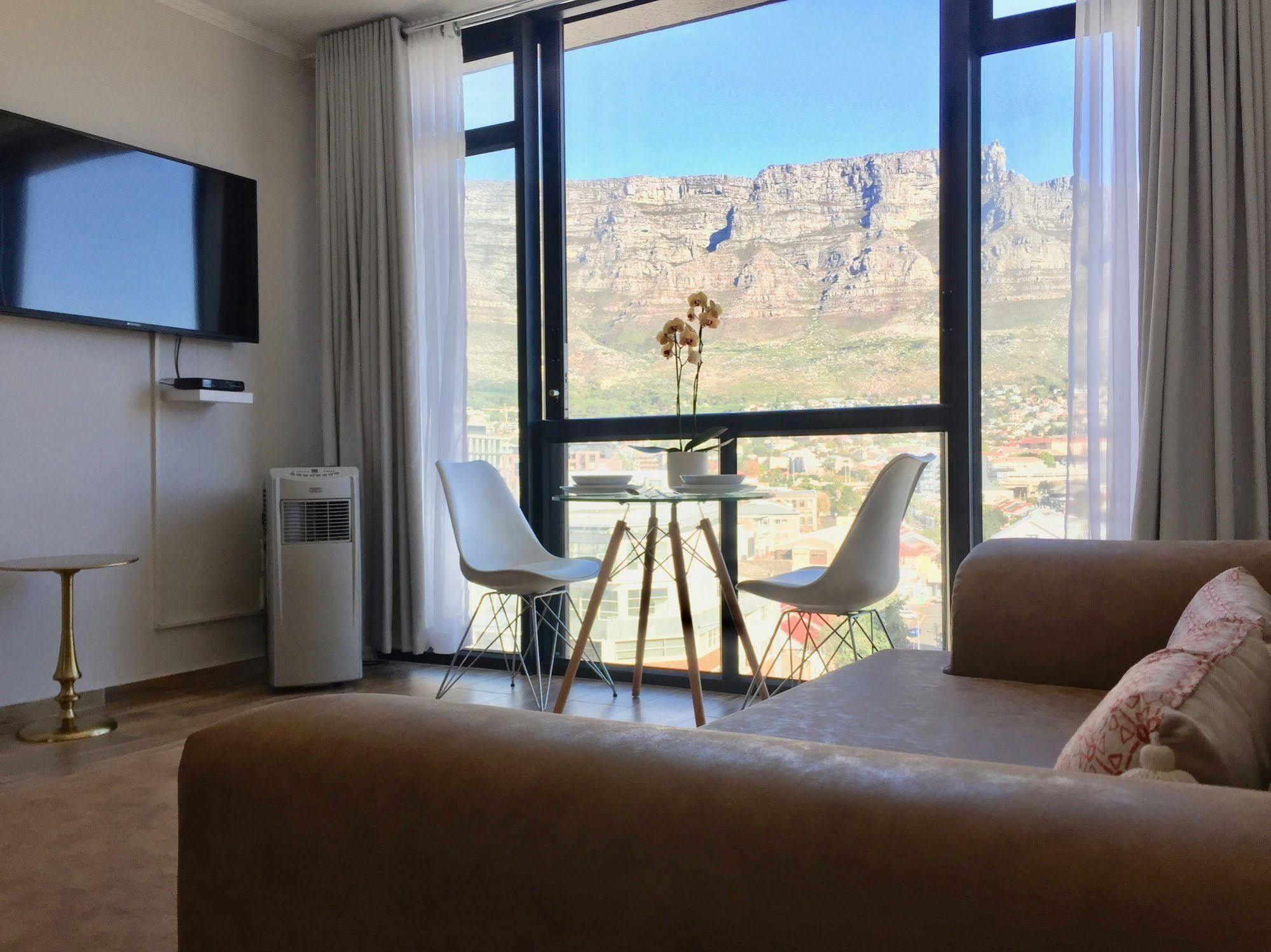 Ferienwohnung Urban Oasis At The Four Seasons Kapstadt Exterior foto